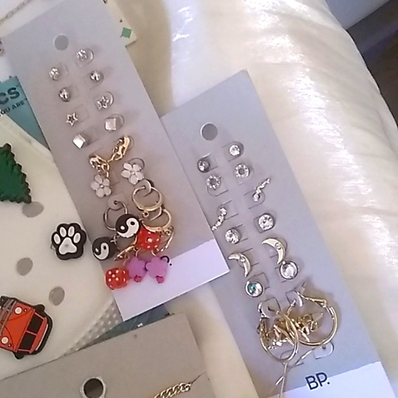 Jewelry & Crocs Bundle - Picture 4 of 7